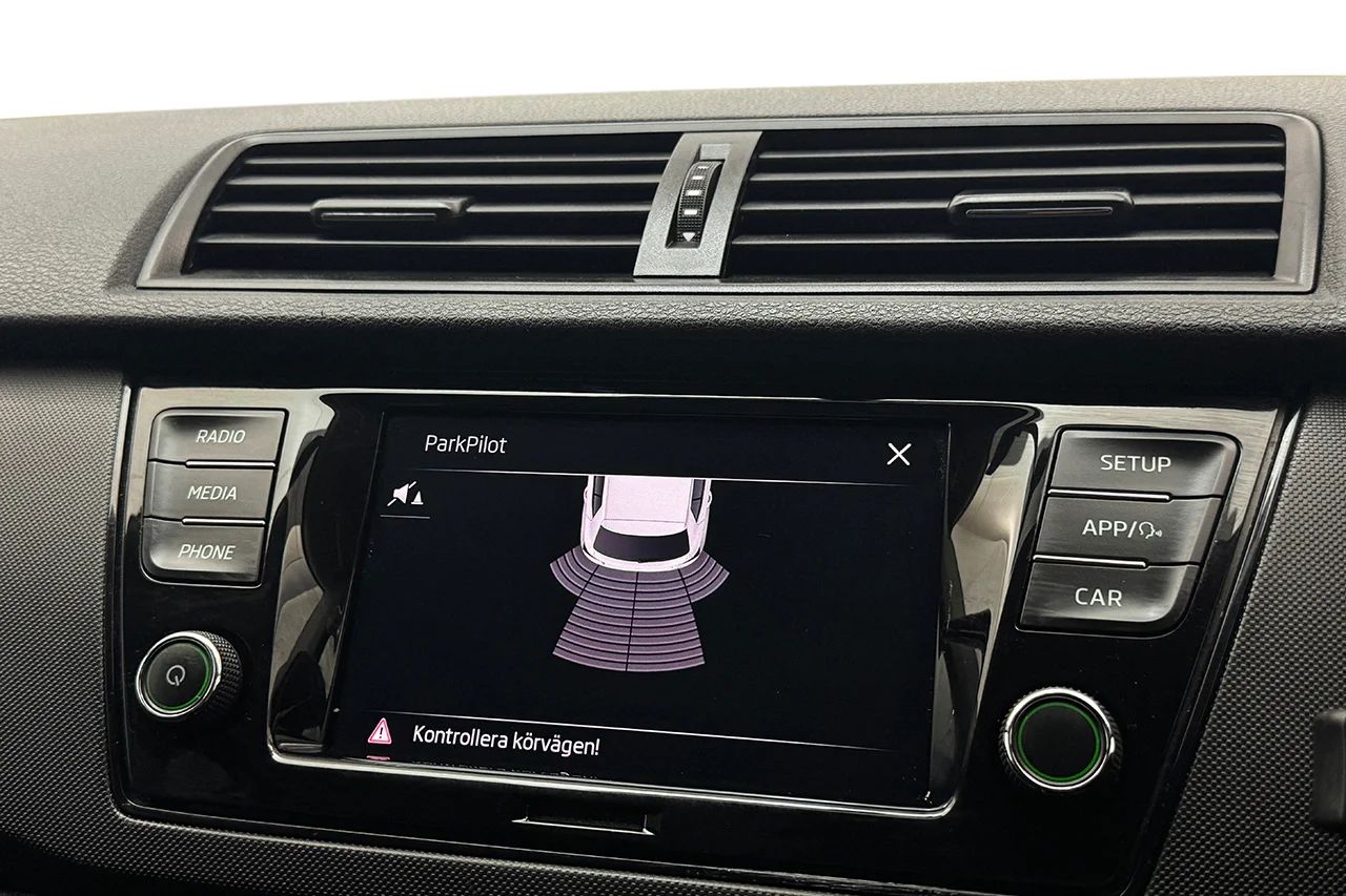 Skoda Fabia 1.0 TSI Automat Ambition Högerstyrd P-Sensorer App-Connect 95hk – bild 20 av 28