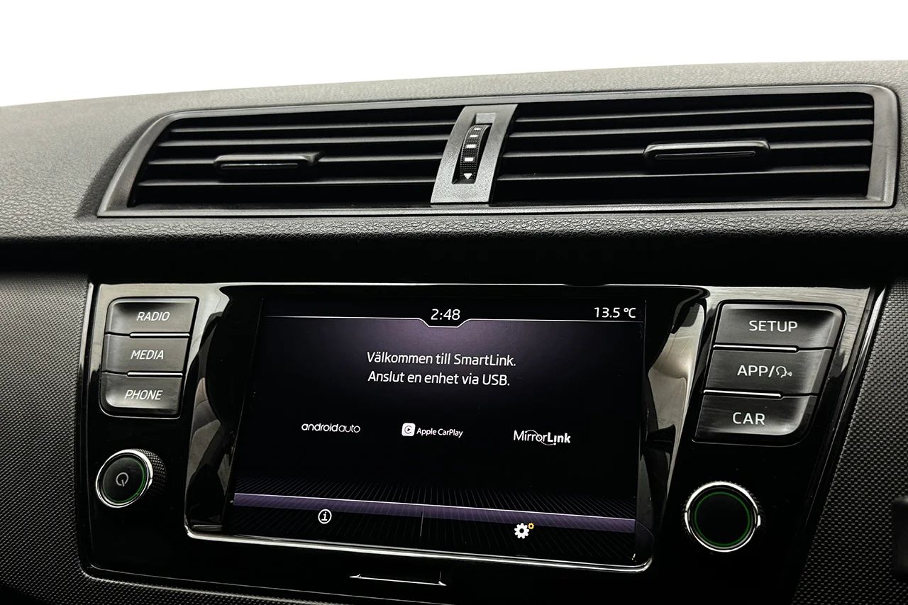 Skoda Fabia 1.0 TSI Automat Ambition Högerstyrd P-Sensorer App-Connect 95hk – bild 21 av 28