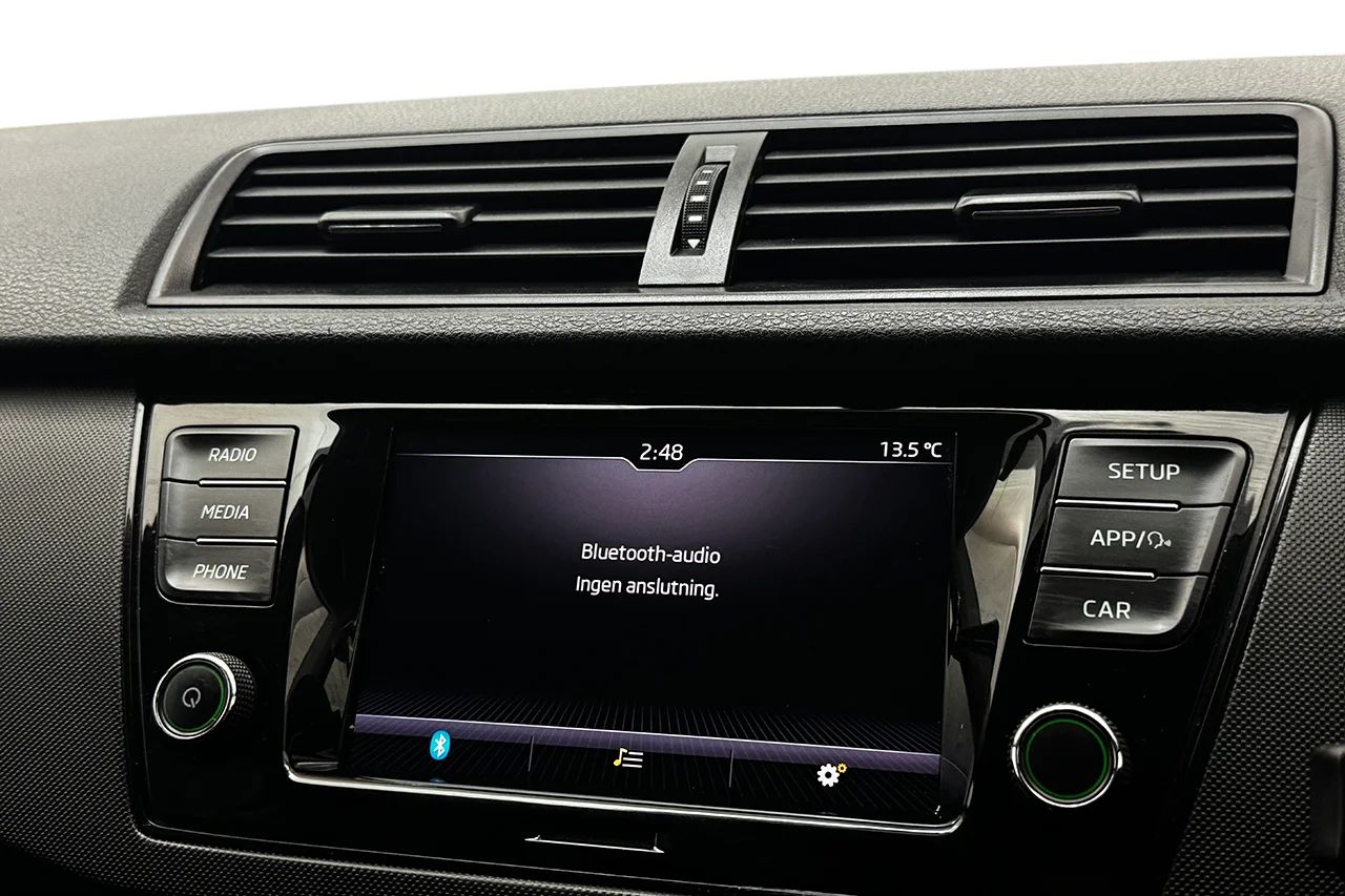Skoda Fabia 1.0 TSI Automat Ambition Högerstyrd P-Sensorer App-Connect 95hk – bild 22 av 28