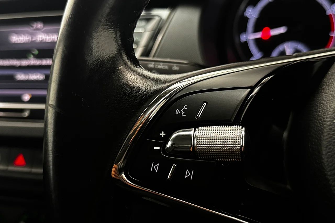 Skoda Fabia 1.0 TSI Automat Ambition Högerstyrd P-Sensorer App-Connect 95hk – bild 18 av 28