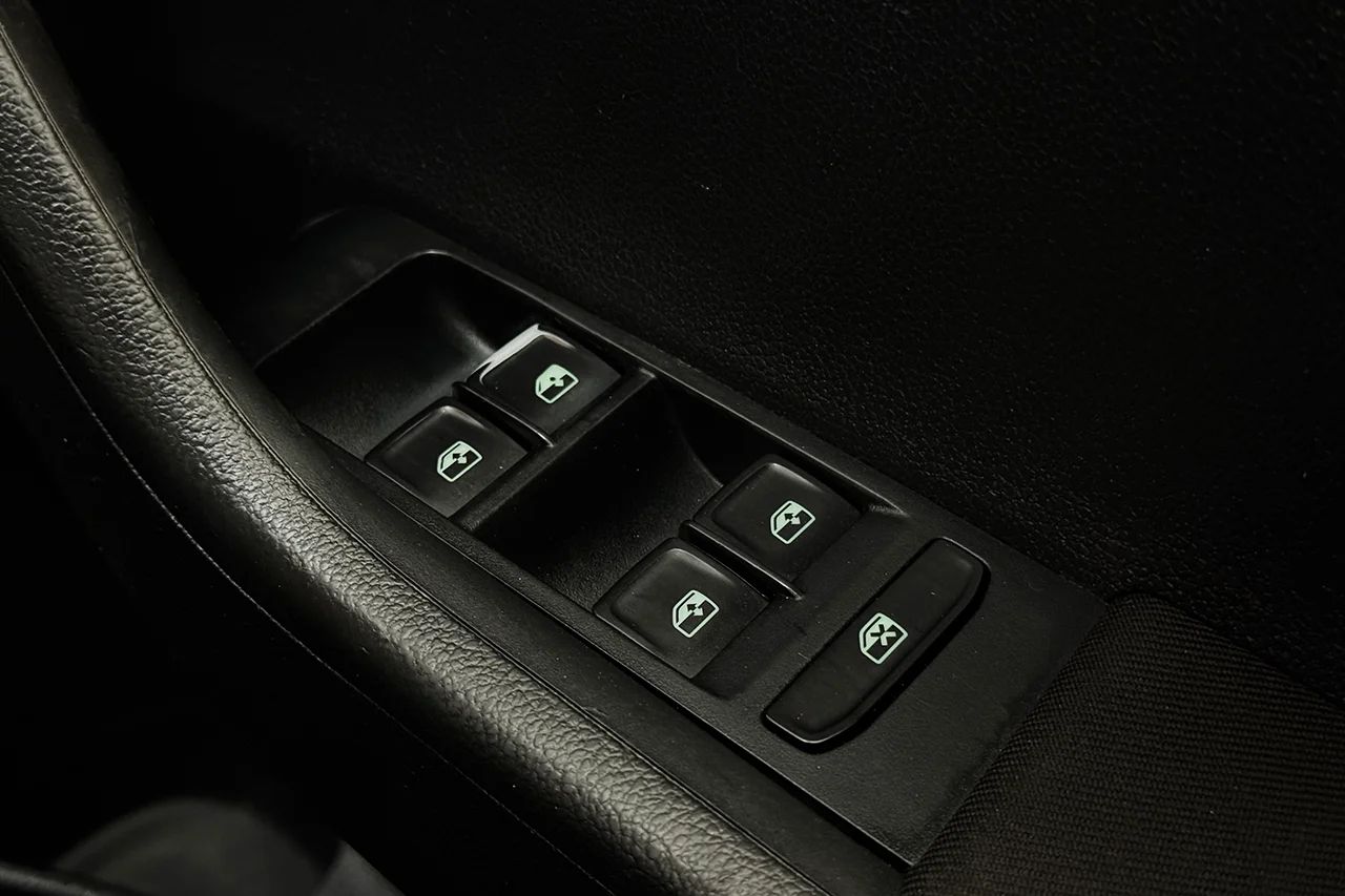 Skoda Fabia 1.0 TSI Automat Ambition Högerstyrd P-Sensorer App-Connect 95hk – bild 27 av 28
