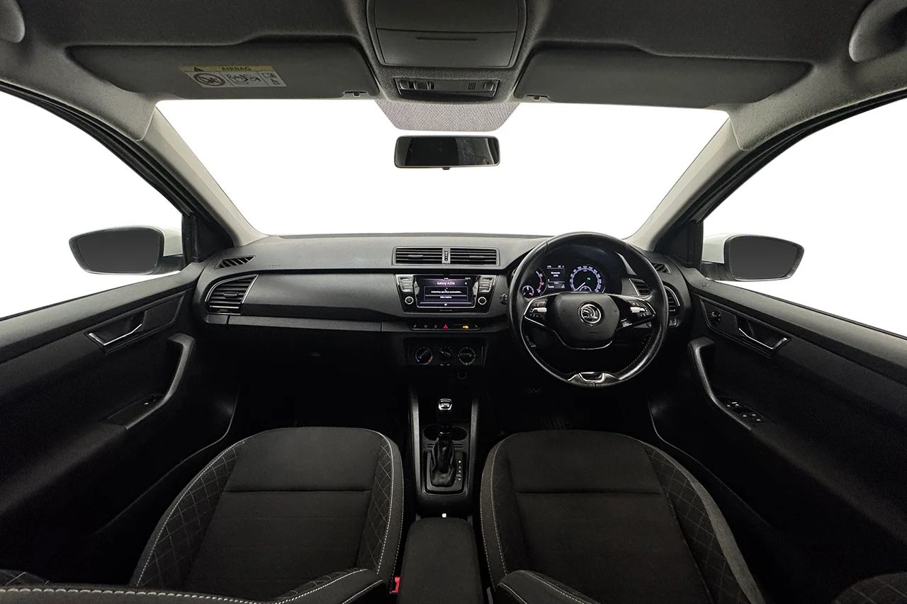 Skoda Fabia 1.0 TSI Automat Ambition Högerstyrd P-Sensorer App-Connect 95hk – bild 15 av 28