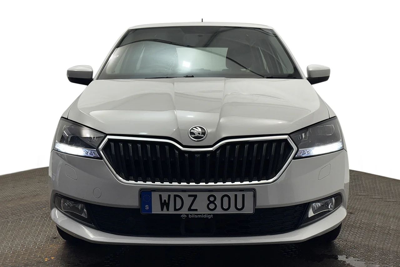 Skoda Fabia 1.0 TSI Automat Ambition Högerstyrd P-Sensorer App-Connect 95hk – bild 2 av 28