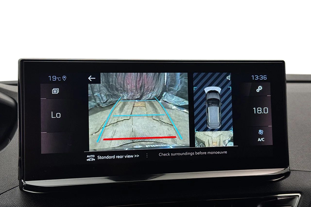 Peugeot 3008 1.2 PureTech GT Navi Kamera Delläder Cockpit MOMS – bild 21 av 30