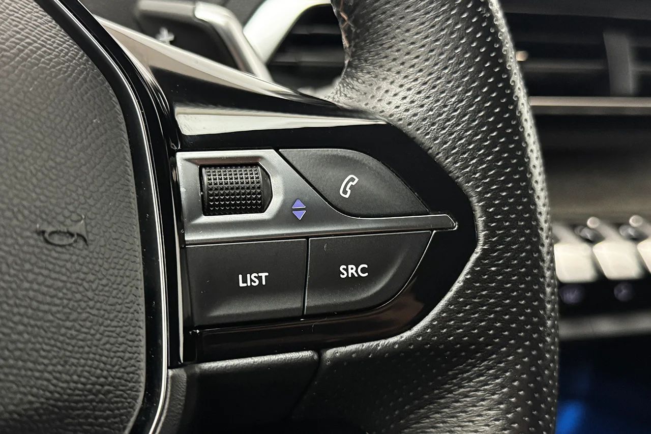 Peugeot 3008 1.2 PureTech GT Navi Kamera Delläder Cockpit MOMS – bild 20 av 30