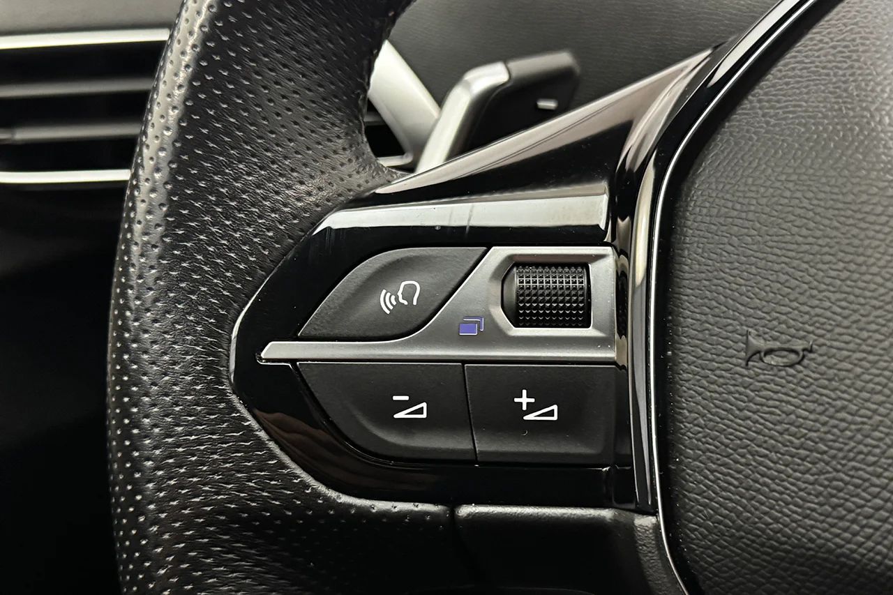 Peugeot 3008 1.2 PureTech GT Navi Kamera Delläder Cockpit MOMS – bild 19 av 30