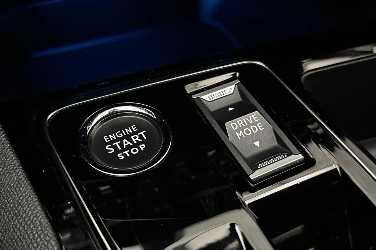 Peugeot 3008 1.2 PureTech GT Navi Kamera Delläder Cockpit MOMS – bild 27 av 30