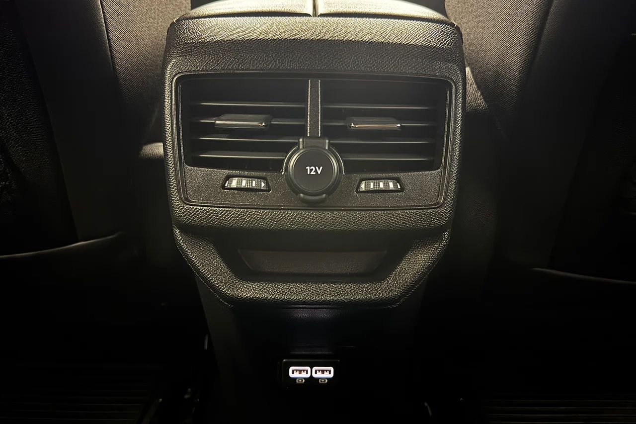 Peugeot 3008 1.2 PureTech GT Navi Kamera Delläder Cockpit MOMS – bild 15 av 30