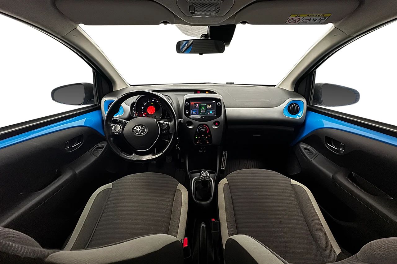 Toyota Aygo 5-dörr 1.0 VVT-i X-Play Kupévärmare Filassist Kamkedja 72hk – bild 15 av 27