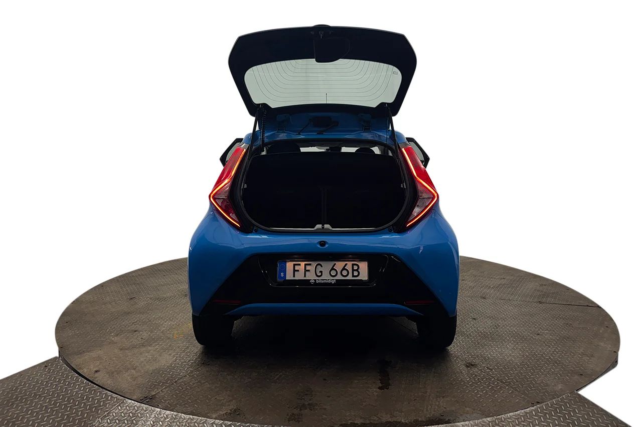 Toyota Aygo 5-dörr 1.0 VVT-i X-Play Kupévärmare Filassist Kamkedja 72hk – bild 7 av 27