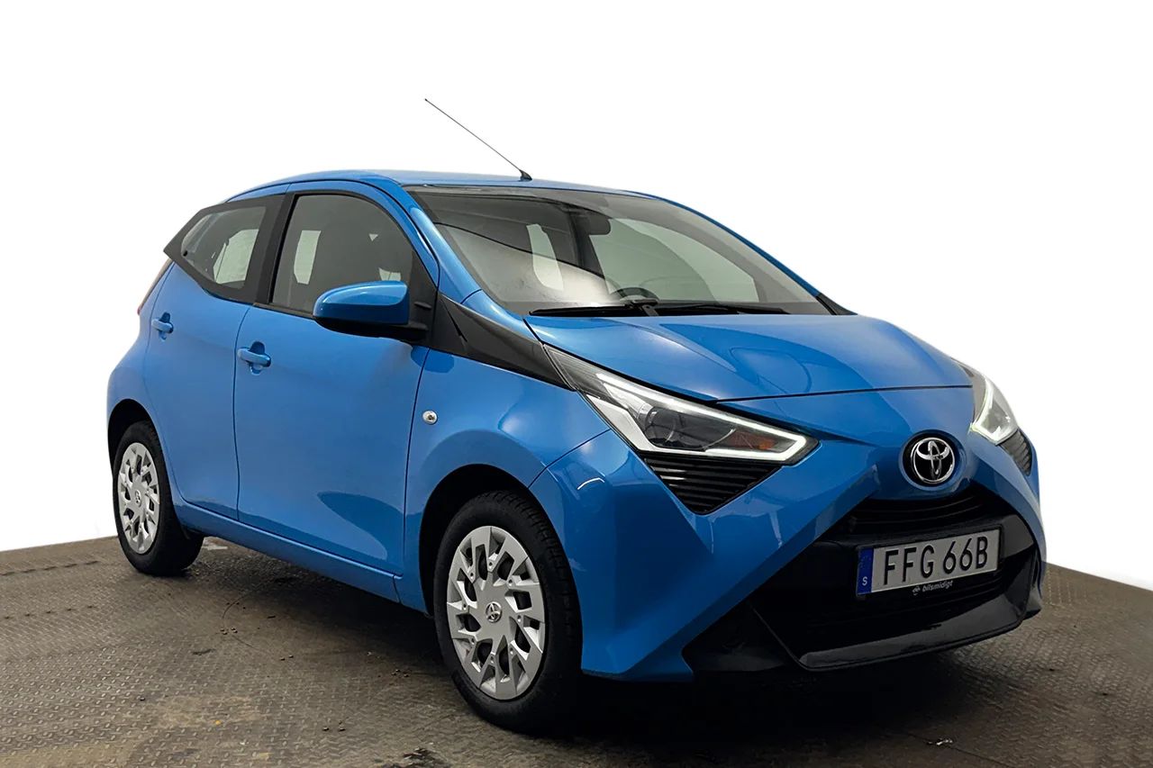 Toyota Aygo 5-dörr 1.0 VVT-i X-Play Kupévärmare Filassist Kamkedja 72hk – bild 3 av 27