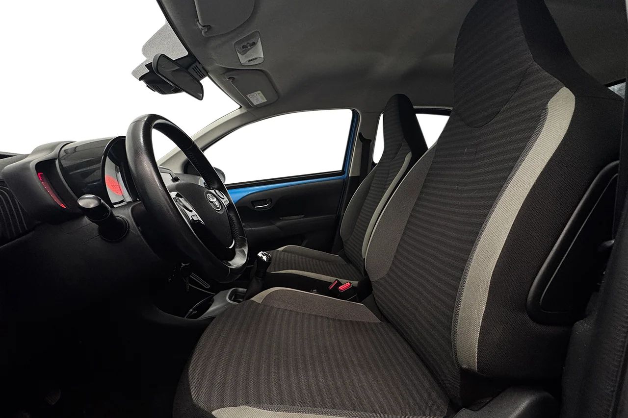 Toyota Aygo 5-dörr 1.0 VVT-i X-Play Kupévärmare Filassist Kamkedja 72hk – bild 11 av 27
