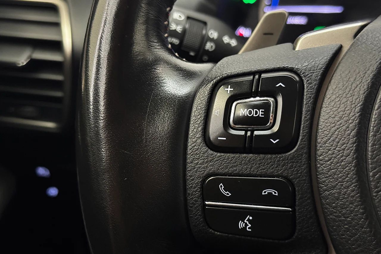 Lexus NX 300h AWD 2.5 Kyushu Läder Navi Keyless MOMS 197hk – bild 16 av 33