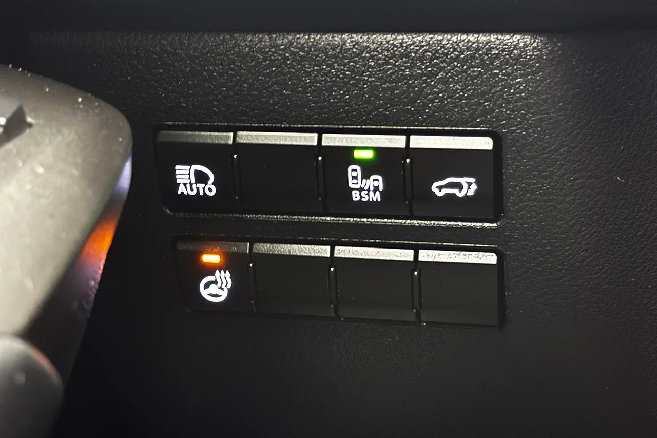 Lexus NX 300h AWD 2.5 Kyushu Läder Navi Keyless MOMS 197hk – bild 30 av 33