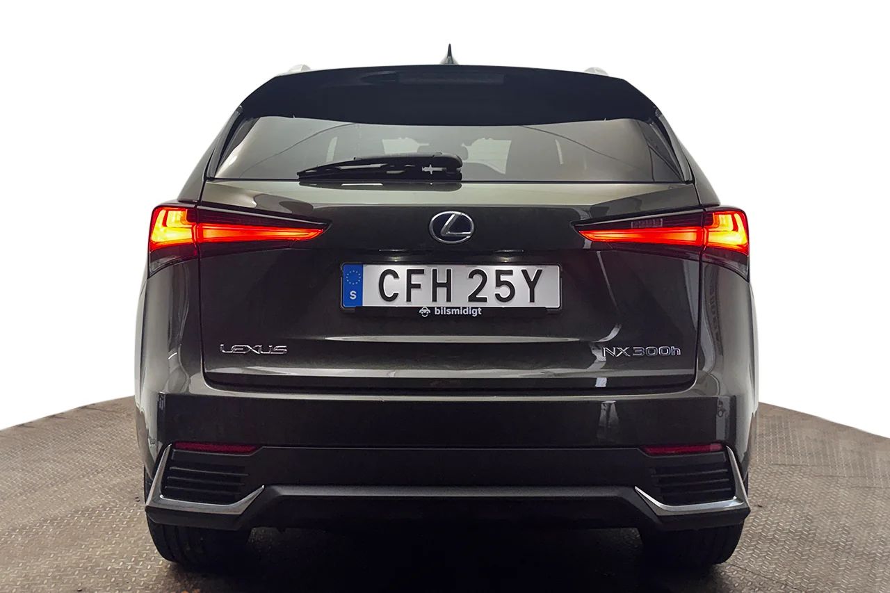 Lexus NX 300h AWD 2.5 Kyushu Läder Navi Keyless MOMS 197hk – bild 6 av 33