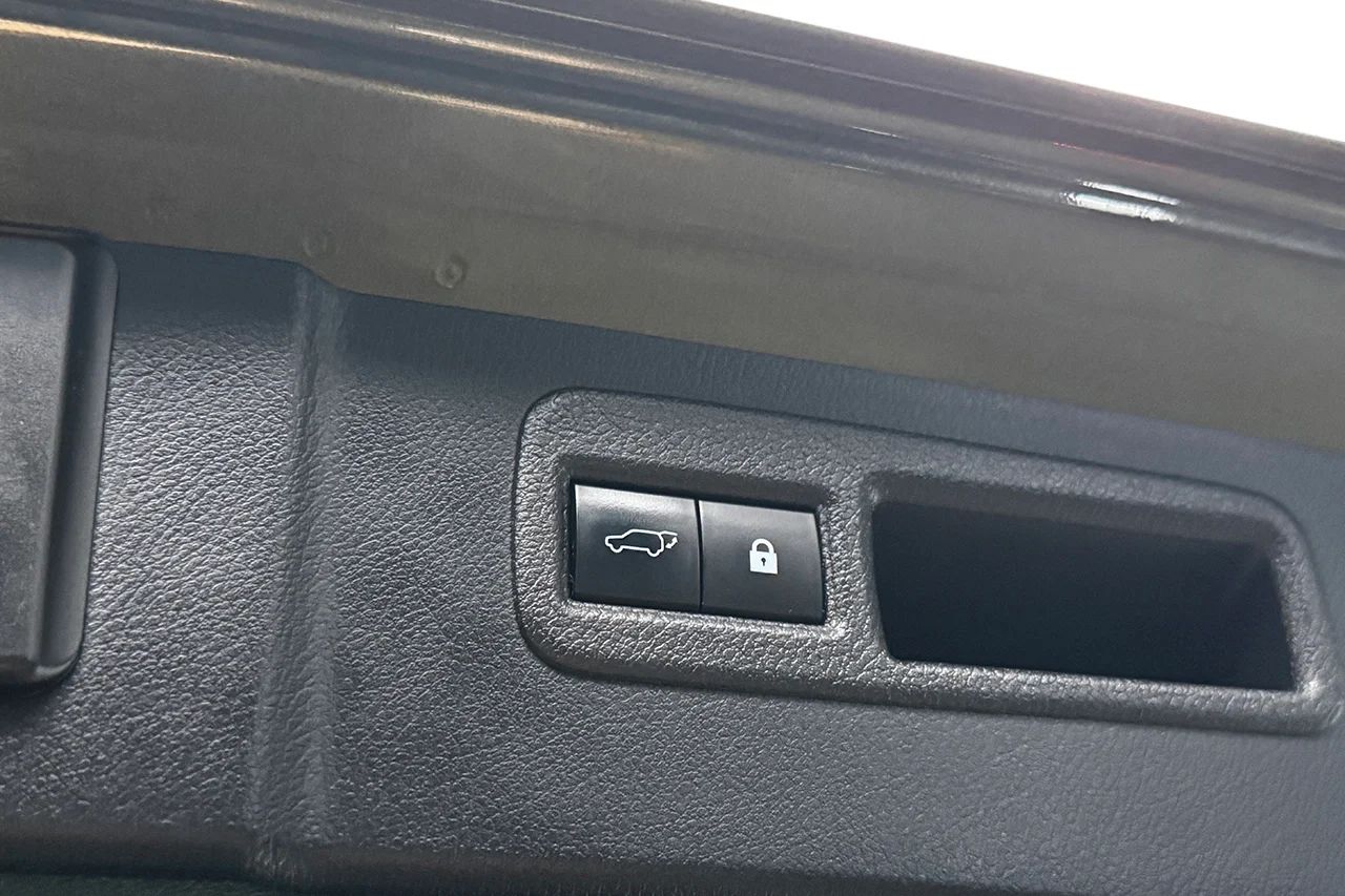 Lexus NX 300h AWD 2.5 Kyushu Läder Navi Keyless MOMS 197hk – bild 33 av 33