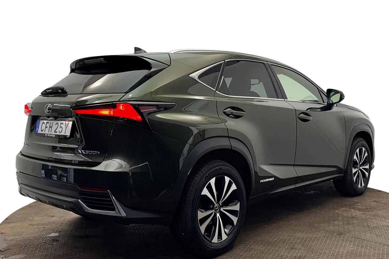 Lexus NX 300h AWD 2.5 Kyushu Läder Navi Keyless MOMS 197hk – bild 5 av 33