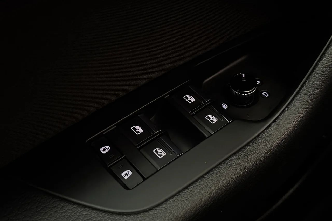 Audi A6 Avant 50 TFSI e Quattro Proline Sport Drag Assist Matrix MOMS 299hk – bild 29 av 34