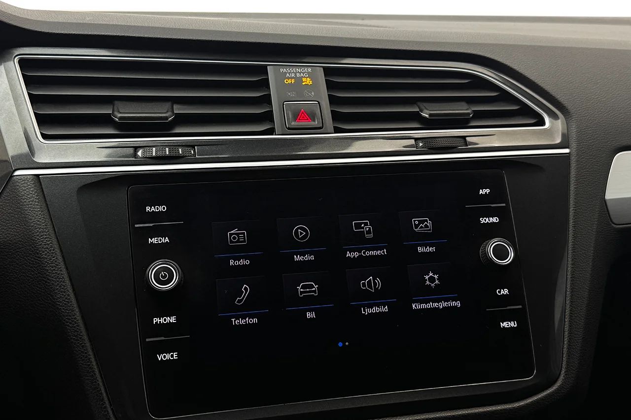 Volkswagen Tiguan 1.4 TSI 4M Executive P-Sens AppConnect Värmare MOMS 150hk – bild 23 av 34