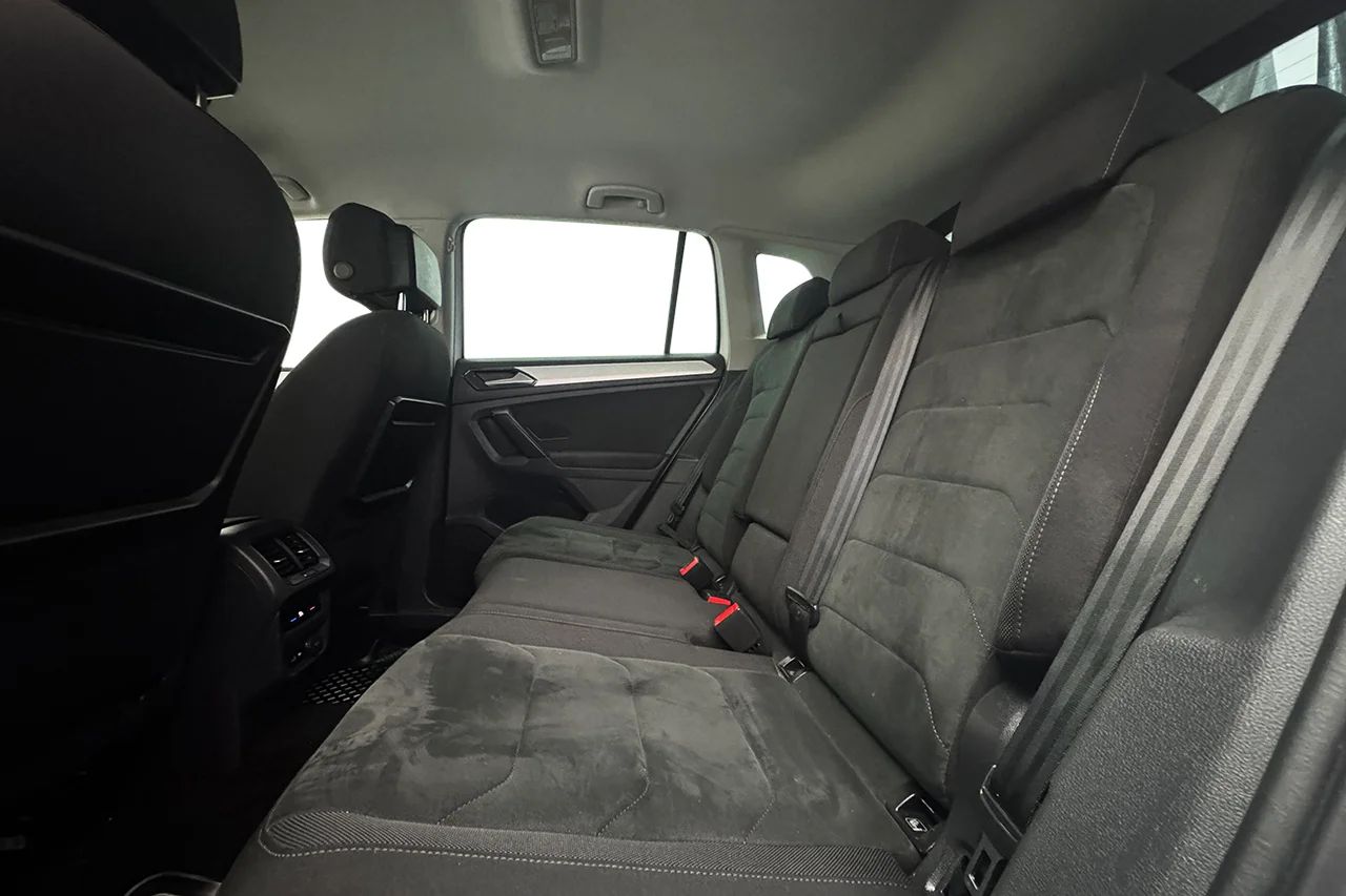 Volkswagen Tiguan 1.4 TSI 4M Executive P-Sens AppConnect Värmare MOMS 150hk – bild 13 av 34