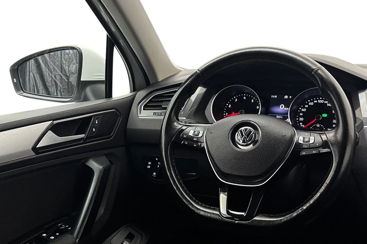 Volkswagen Tiguan 1.4 TSI 4M Executive P-Sens AppConnect Värmare MOMS 150hk – bild 15 av 34