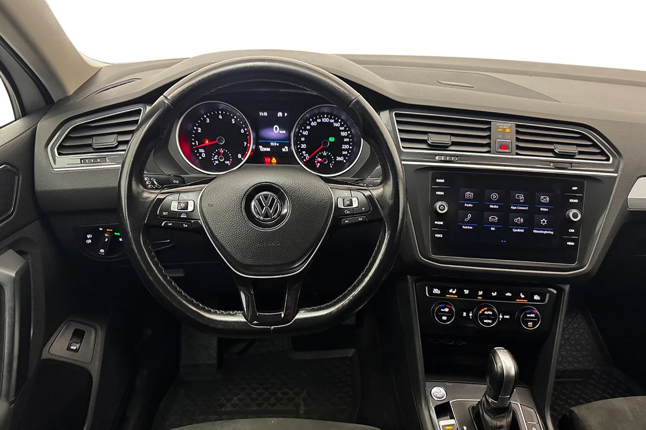 Volkswagen Tiguan 1.4 TSI 4M Executive P-Sens AppConnect Värmare MOMS 150hk – bild 16 av 34