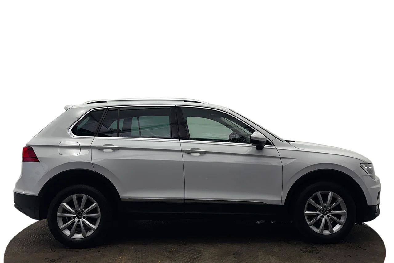 Volkswagen Tiguan 1.4 TSI 4M Executive P-Sens AppConnect Värmare MOMS 150hk – bild 4 av 34