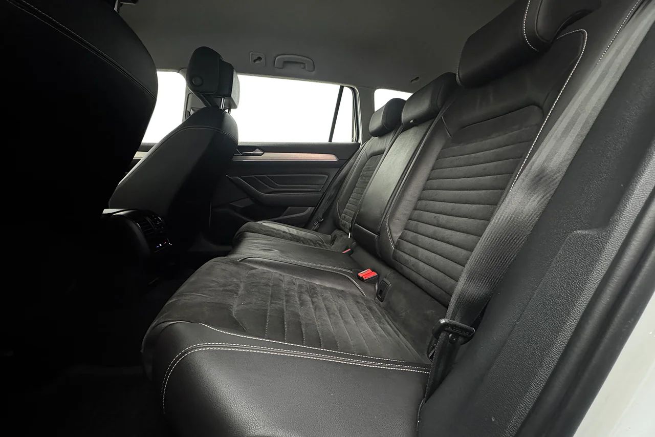Volkswagen Passat SC 2.0 TDI 4M GT R-Line Drag Alcantara Navi Värmare Kamera 200hk – bild 14 av 35