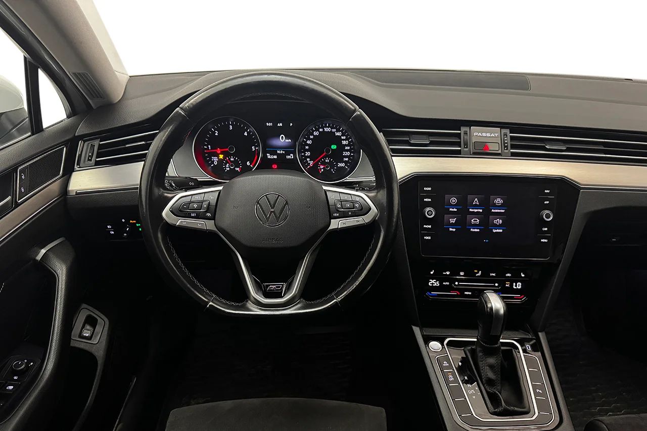 Volkswagen Passat SC 2.0 TDI 4M GT R-Line Drag Alcantara Navi Värmare Kamera 200hk – bild 18 av 35