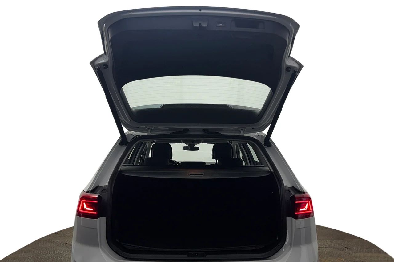 Volkswagen Passat SC 2.0 TDI 4M GT R-Line Drag Alcantara Navi Värmare Kamera 200hk – bild 33 av 35