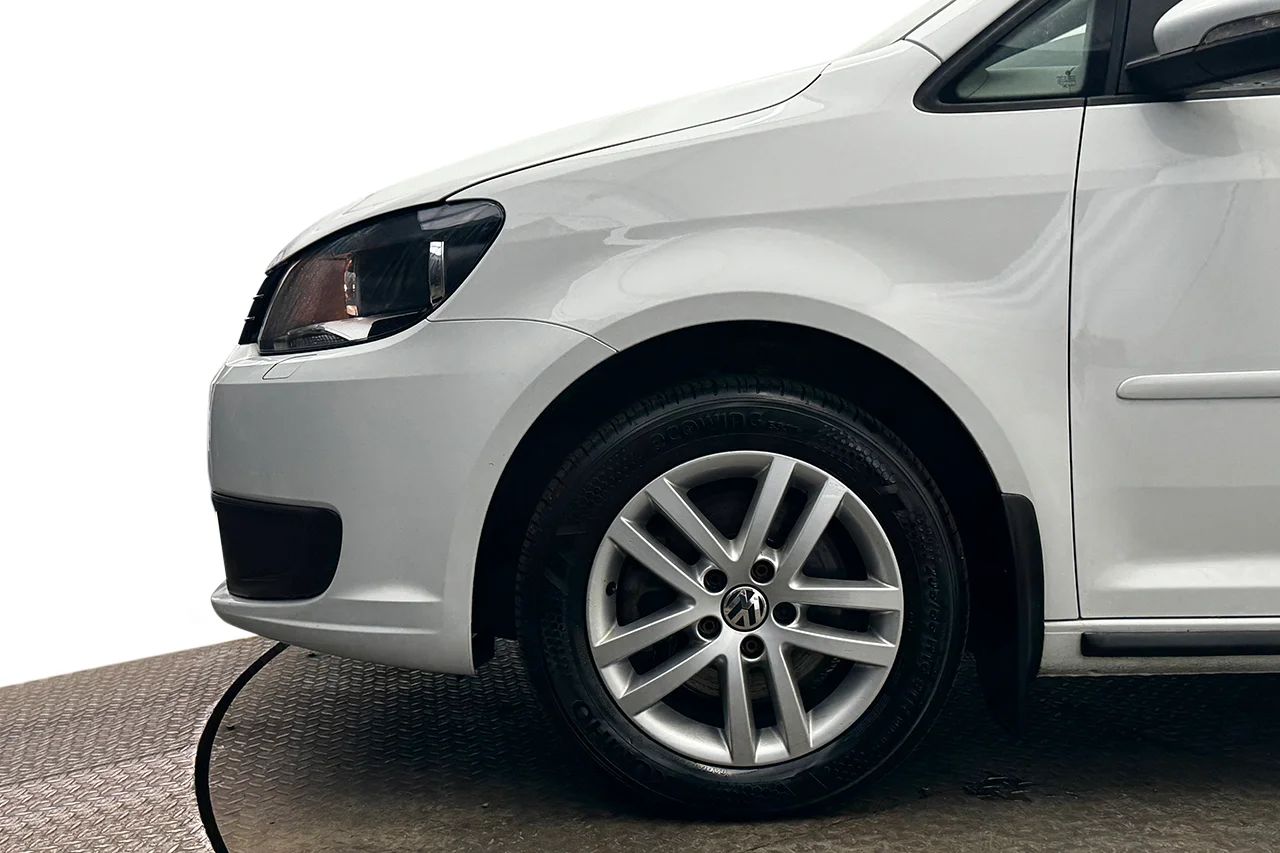 Volkswagen Touran 1.4 TSI Masters 7-sits Drag Kamera Värmare 140hk – bild 10 av 25