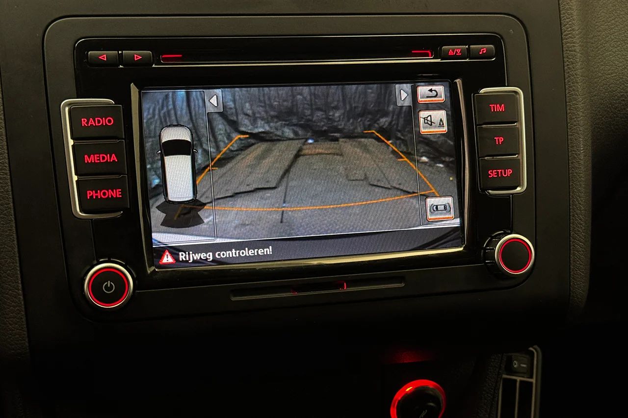 Volkswagen Touran 1.4 TSI Masters 7-sits Drag Kamera Värmare 140hk – bild 18 av 25