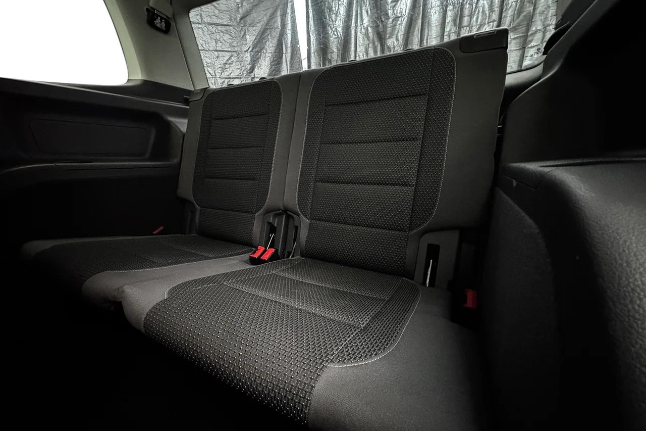 Volkswagen Touran 1.4 TSI Masters 7-sits Drag Kamera Värmare 140hk – bild 12 av 25
