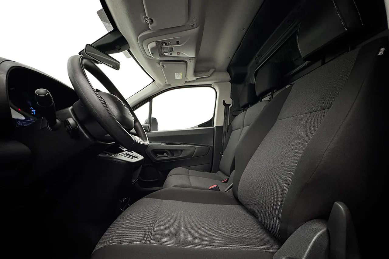 Toyota ProAce City Electric 50 kWh L2 Drag Inredd 3sits Navi Kamera 136hk – bild 11 av 28