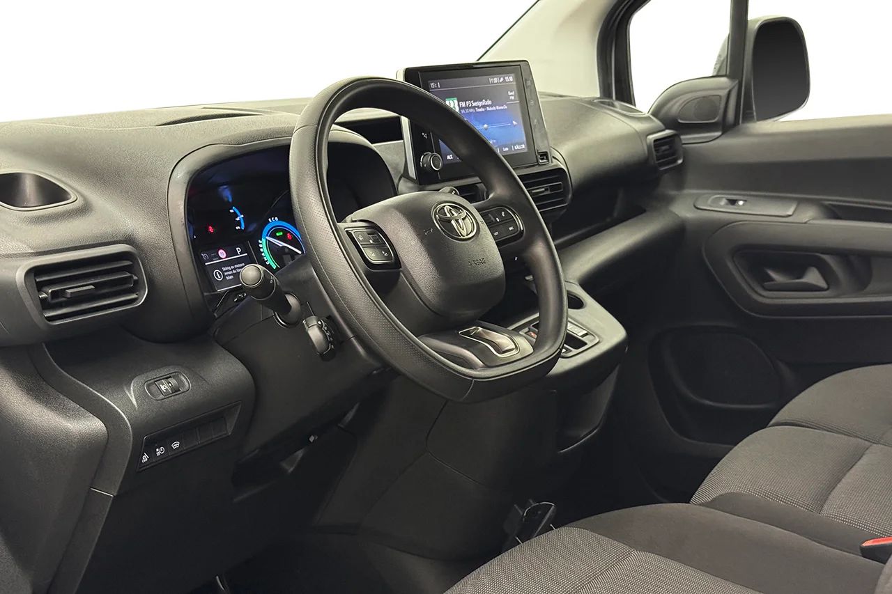 Toyota ProAce City Electric 50 kWh L2 Drag Inredd 3sits Navi Kamera 136hk – bild 12 av 28