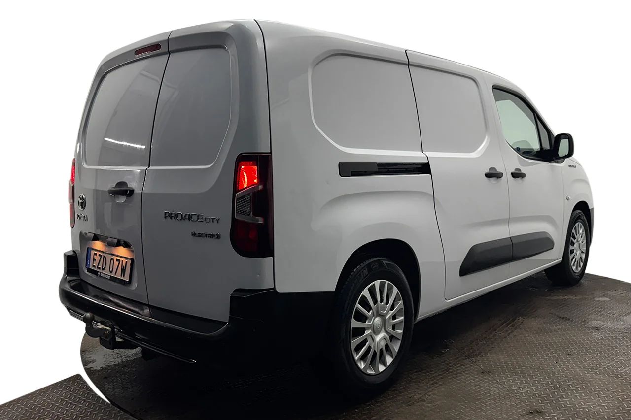 Toyota ProAce City Electric 50 kWh L2 Drag Inredd 3sits Navi Kamera 136hk – bild 5 av 28