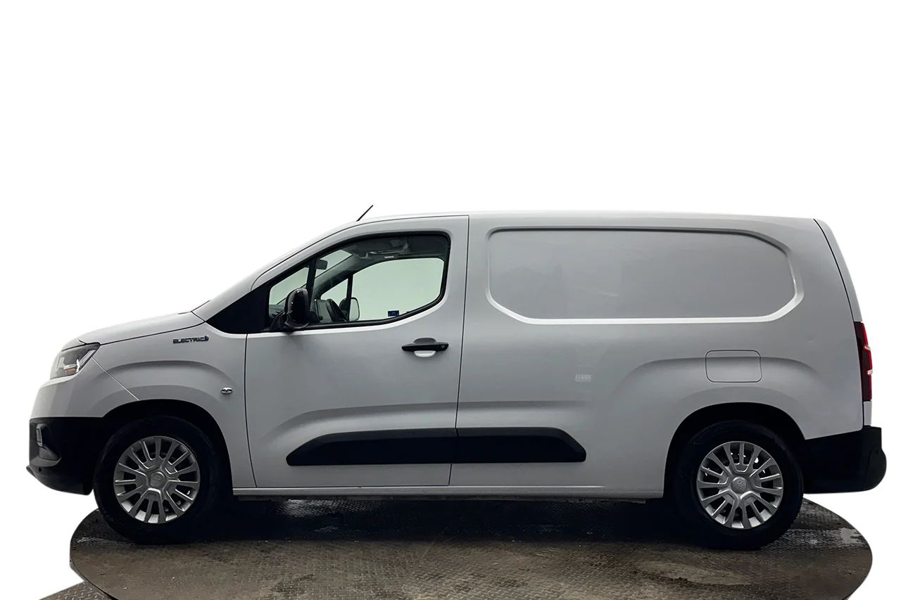 Toyota ProAce City Electric 50 kWh L2 Drag Inredd 3sits Navi Kamera 136hk – bild 9 av 28