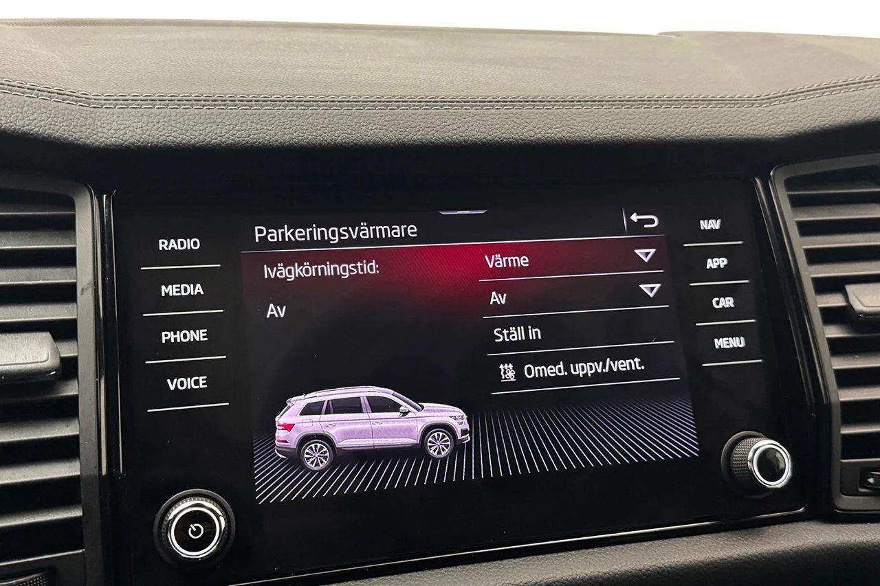 Skoda Kodiaq 2.0 TDI 4x4 Sportline Drag Pano Läder Värmare Kamera MOMS 200hk – bild 25 av 37