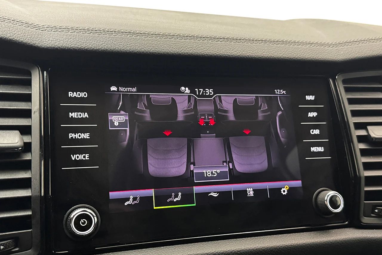Skoda Kodiaq 2.0 TDI 4x4 Sportline Drag Pano Läder Värmare Kamera MOMS 200hk – bild 26 av 37