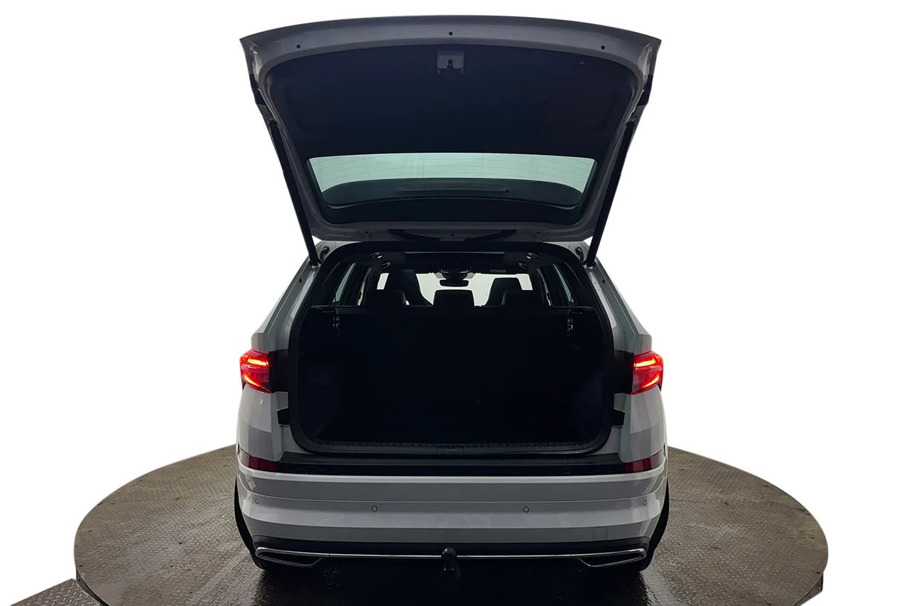 Skoda Kodiaq 2.0 TDI 4x4 Sportline Drag Pano Läder Värmare Kamera MOMS 200hk – bild 7 av 37