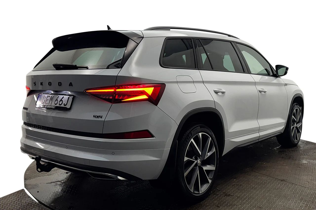 Skoda Kodiaq 2.0 TDI 4x4 Sportline Drag Pano Läder Värmare Kamera MOMS 200hk – bild 5 av 37