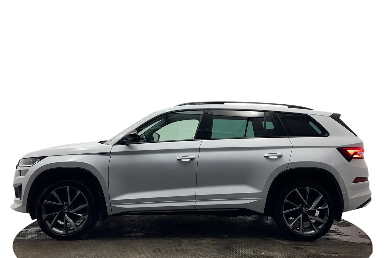 Skoda Kodiaq 2.0 TDI 4x4 Sportline Drag Pano Läder Värmare Kamera MOMS 200hk – bild 9 av 37