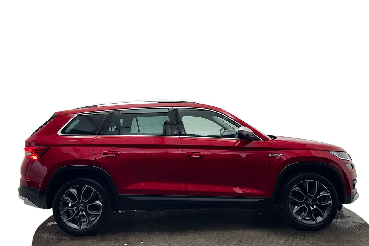 Skoda Kodiaq SCOUT 2.0 TDI 4x4 Business Drag Pano Värmare CANTON 190hk – bild 4 av 31