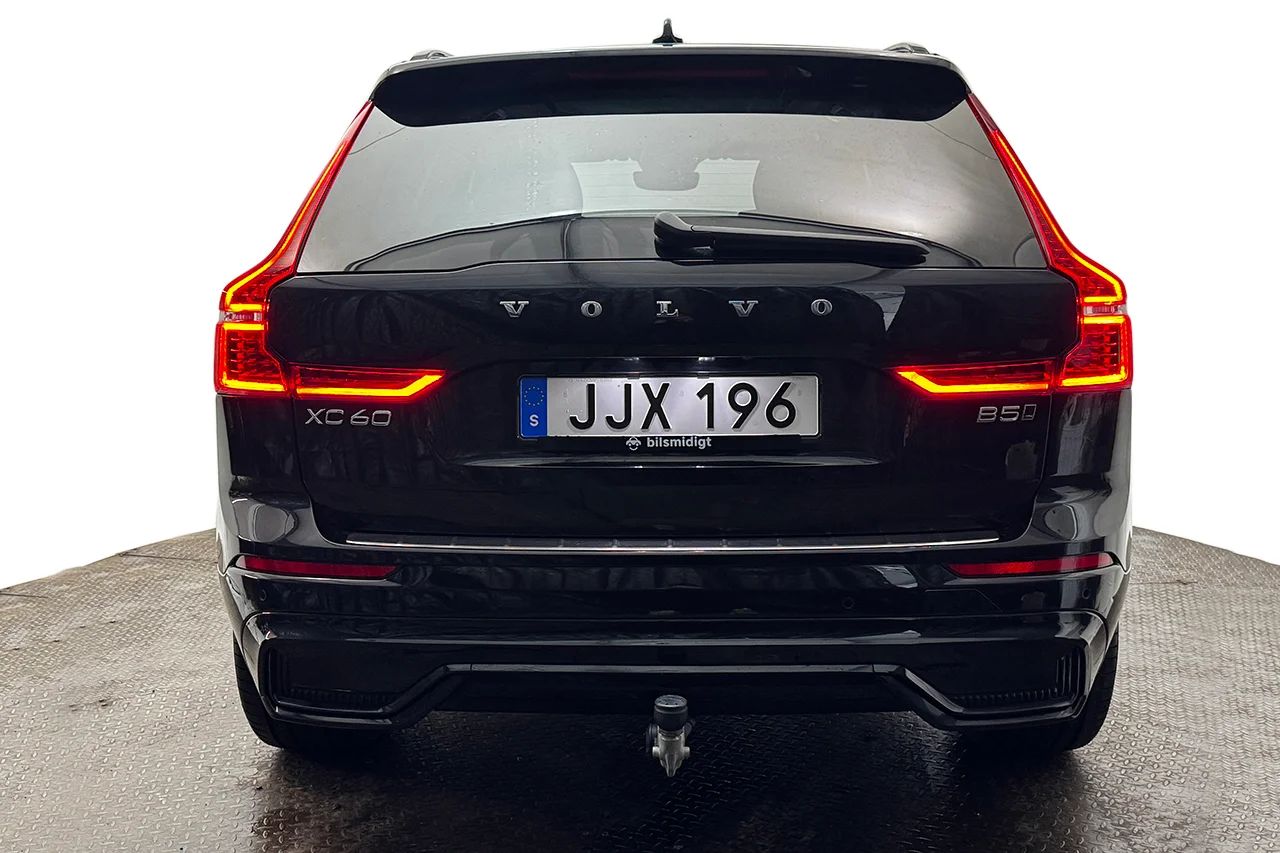 Volvo XC60 B5 AWD Ultimate Dark Drag Pano 360° HUD H/K Värmare MOMS 235hk – bild 6 av 37