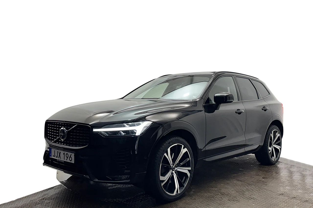 Volvo XC60 B5 AWD Ultimate Dark Drag Pano 360° HUD H/K Värmare MOMS 235hk – bild 1 av 37