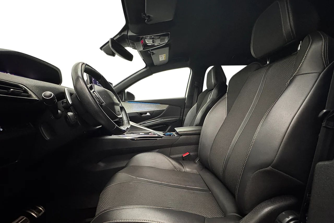 Peugeot 3008 1.2 PureTech GT Navi Kamera Delläder Cockpit MOMS 131hk – bild 11 av 33