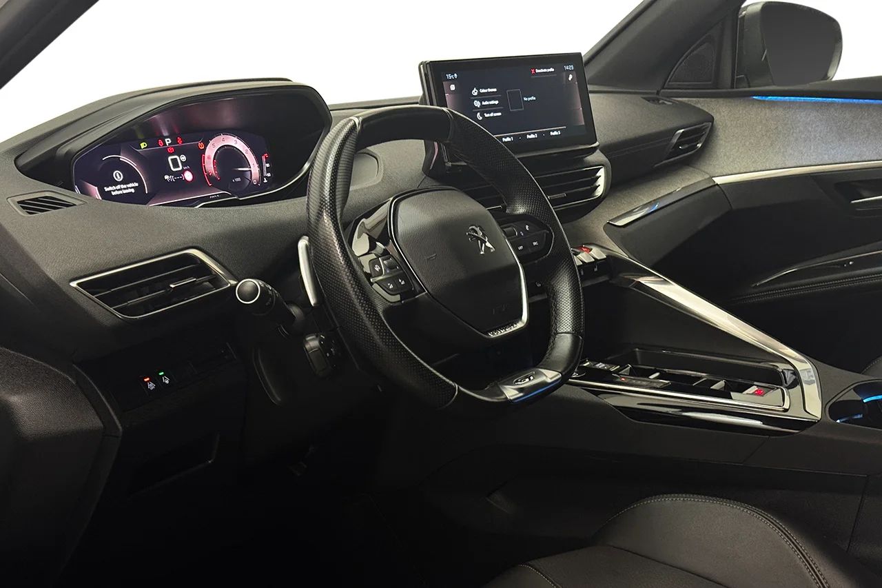 Peugeot 3008 1.2 PureTech GT Navi Kamera Delläder Cockpit MOMS 131hk – bild 12 av 33