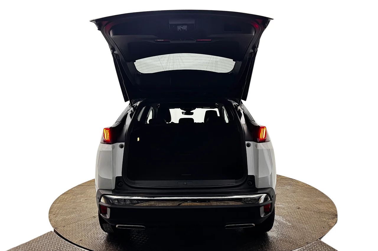 Peugeot 3008 1.2 PureTech GT Navi Kamera Delläder Cockpit MOMS 131hk – bild 7 av 33