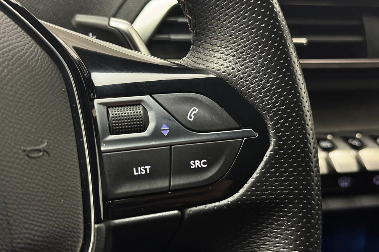 Peugeot 3008 1.2 PureTech GT Navi Kamera Delläder Cockpit MOMS – bild 19 av 34