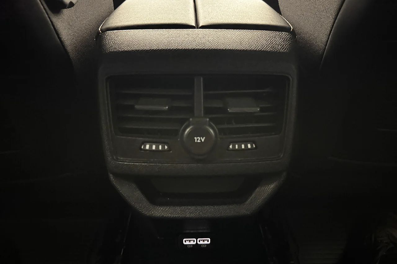 Peugeot 3008 1.2 PureTech GT Navi Kamera Delläder Cockpit MOMS – bild 14 av 34